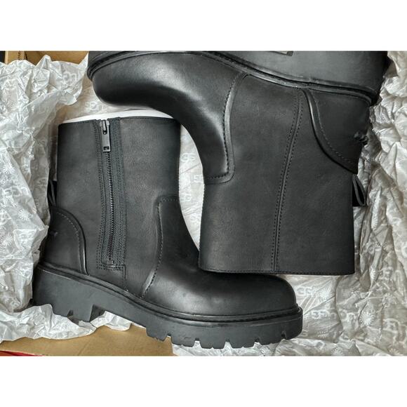 NWT Ugg Polk Lug Sole Moto Boots Black Leather Size 8 - Picture 12 of 13